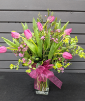 LCF Dozen Tulips vase arrangement