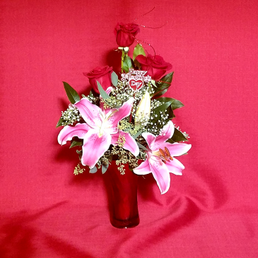 LCF-SWEETHEART BOUQUET VASE ARRANGEMENT