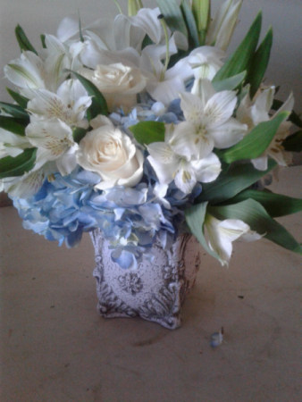 Le Bleu Urn style