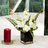 Le' Noir Et Blanc Vase arrangement 