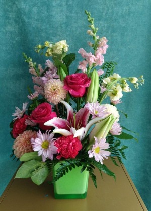 LEAF COLOR SPLASH FLOWER ARRANGEMENT