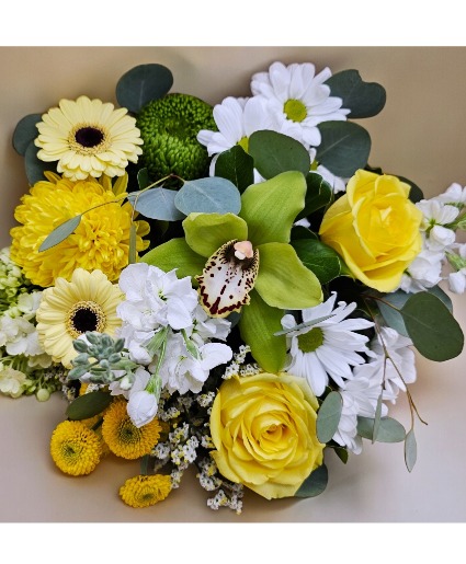 Lemon Lime Handtied Bouquet