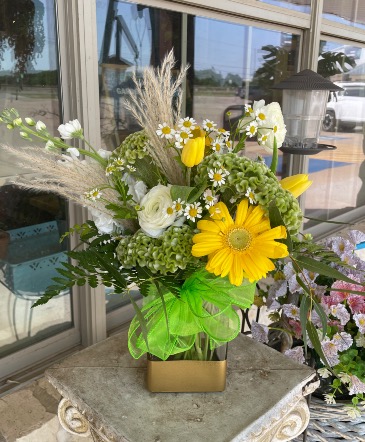 Lemonade Stand  in Godley, TX | Roselane Flowers & Gifts