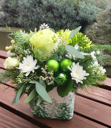 Let It Snow! Festive Cube Arrangement