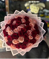 LIGHT PINK AND RED ROSES BUCHON