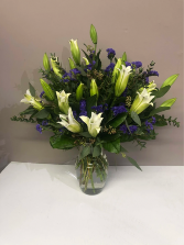 Lilia Elegant flower arrangement