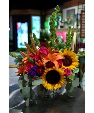 Lilies & Spice Summer Flowers in South Milwaukee, WI | PARKWAY FLORAL INC.