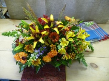 Lily Splendor Centerpiece