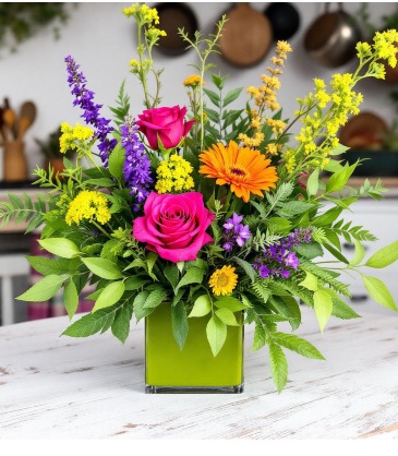 Lime Twist Enchanted Design in Monument, CO | Enchanted Florist