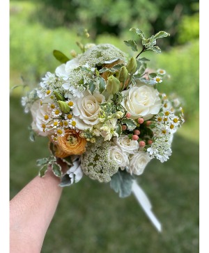 Linen + Butterscotch Bridal Bouquet