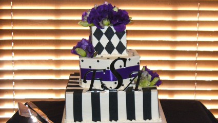 Lisianthus Blooms and Buds Cake Decoration