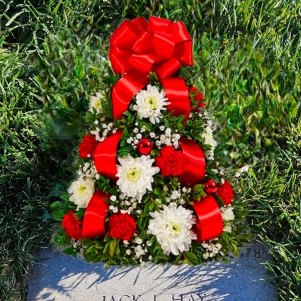 Little Merry Tree Gravesite Arrangement 