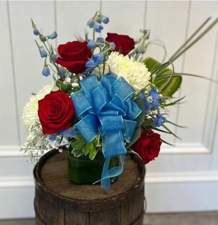 Lively Liberty Compact Vase Arrangement