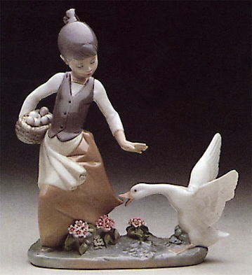 Lladro Aggressive Goose Figurine