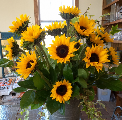 Local summer sunshine arrangement