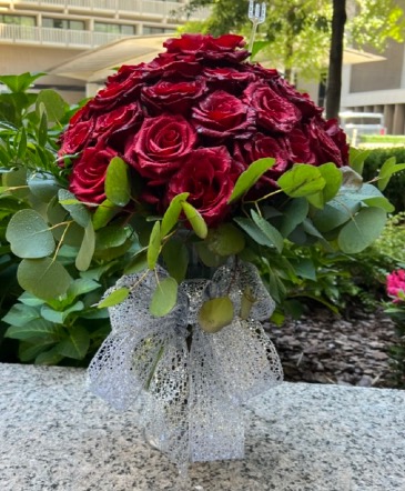 Long Stem Ecuadorian Red Roses  in Atlanta, GA | GRESHAM'S FLORIST OF ATLANTA