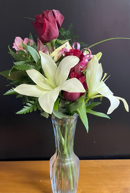 Love and Elegance Bud vase with roses and lilies