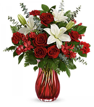 Love Conquers All T21V200B Vase Arrangement in La Plata, MD | Potomac Floral Design Studio Love Conquers All T21V200B Vase Arrangement in La Plata, MD | Potomac Floral Design Studio