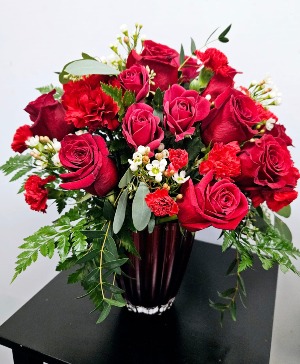 Love is in the Air Romantic arrangement with roses