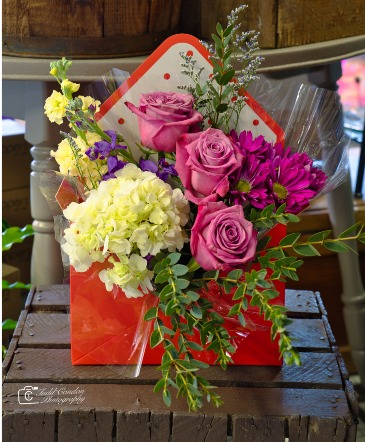 Love Letter Rose Bouquet in Chippewa Falls, WI | Eevy Ivy Over Flowers Framing And Gifts