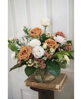 Love Story: Vintage Love  in Marion, Iowa | Roots In Bloom