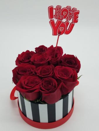 Love you Bucket Box of 10 Roses