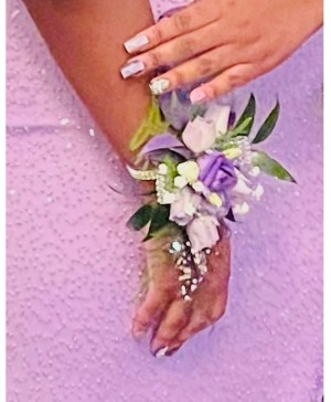 LOVELY  Corsage 