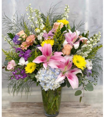 Lovely Grand Bouquet vase