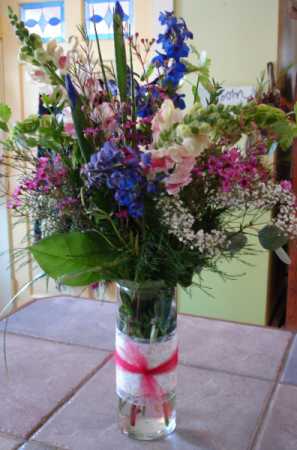 Lovely Lace Fresh flower arrangement
