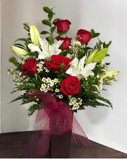 Lovely Lilies & Roses Valentines Day Special