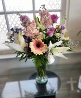 Lovely mixture  vase arrangement
