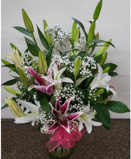 Lovely Pink and White Lilies FHF-L546 Fresh Flower Arrangement 