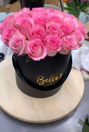 LOVELY PINK ROSES FLOWER BOX 25 ROSES