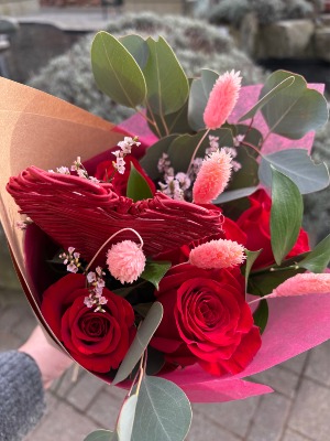 Lover's Bunch Valentine's bouquet