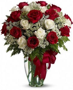Love's Divine Bouquet Exclusively at Mom & Pops in Oxnard, CA | Mom and Pop Flower Shop Love's Divine Bouquet Exclusively at Mom & Pops in Oxnard, CA | Mom and Pop Flower Shop