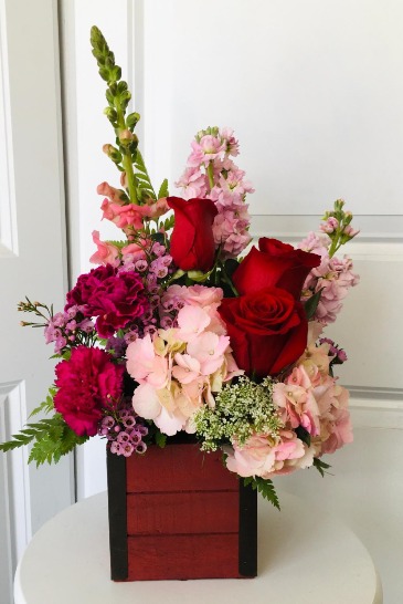Wooden box of blooms in Whittier, CA | Rosemantico Flowers Wooden box of blooms in Whittier, CA | Rosemantico Flowers