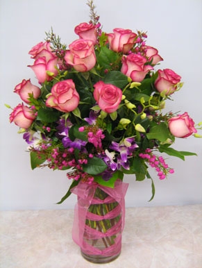 MAKING YOU SMILE SOFTLY  18 Roses & Orchids Vase