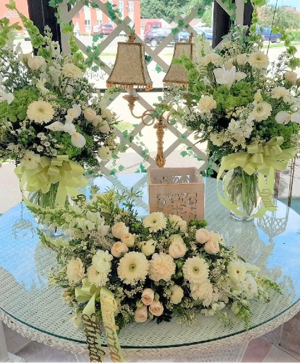 Luscious green and white  Urn tray & vases to compliment