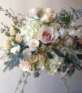 Luxe Hand-tied Bouquet in Toronto, ON | BOTANY FLORAL STUDIO Luxe Hand-tied Bouquet in Toronto, ON | BOTANY FLORAL STUDIO