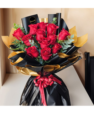 luxurious elegance Red roses  WRAPPED BOUQUE 