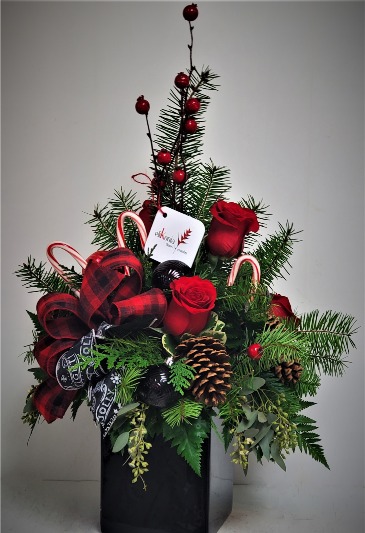 Luxury Black & Red Christmas  Christmas arrangement in San Juan, PR | ELIKONIA FLOWERS