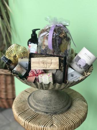 Luxury Gift Set in Richland, WA | ARLENE'S FLOWERS AND GIFTS