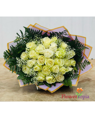 MAGICAL WHITE HAND HELD ROSE BOUQUET in Miami, FL | FLOWERTOPIA MAGICAL WHITE HAND HELD ROSE BOUQUET in Miami, FL | FLOWERTOPIA