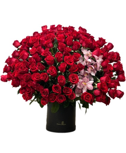 Magnificent Feeling  Luxury Premium Red Roses