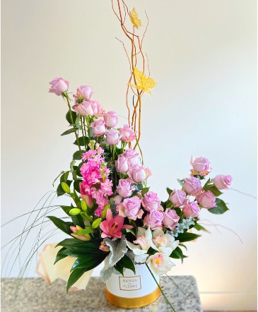 Maison des Fleurs  Flower Hat Box Vase Premium  in Saint Cloud, FL | Bella Rosa Florist