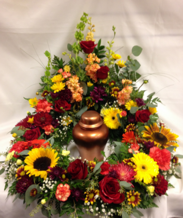 Majestic Garden urn surround Funeral Urn Flowers in Detroit Lakes, MN ...