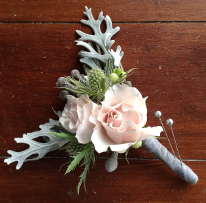 Majolika Boutonniere Delight 