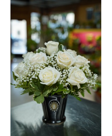 Make a Cameo  Rose Arrangement in South Milwaukee, WI | PARKWAY FLORAL INC.