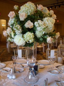 Make a Statement Wedding Flowers in Whitesboro, NY | KOWALSKI FLOWERS INC.