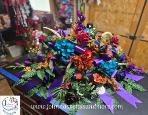 'Mary Lou' Silk Spray on brick with 2 solar lights 